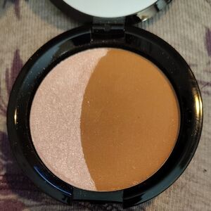 Dual-Tone Makeup Compact - Shimmer Pink and Matte Tan